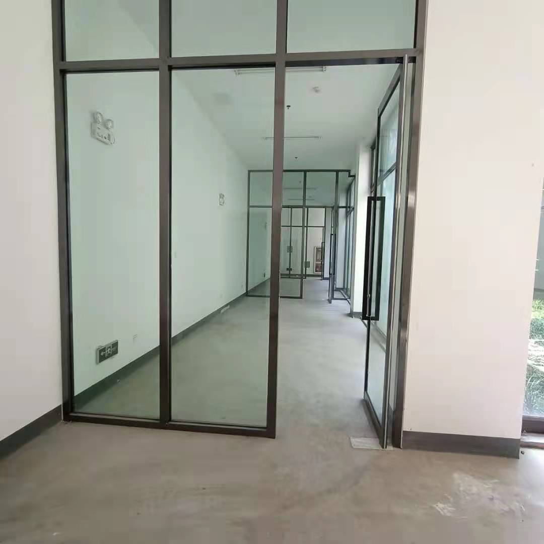 玻璃隔斷廠家講公桌隔制及擺放有什么講究嗎？